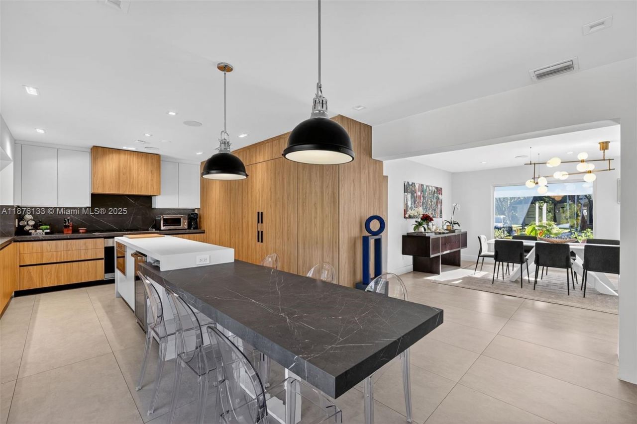 10740 SW 73rd Ct, Pinecrest, FL 33156 Photo