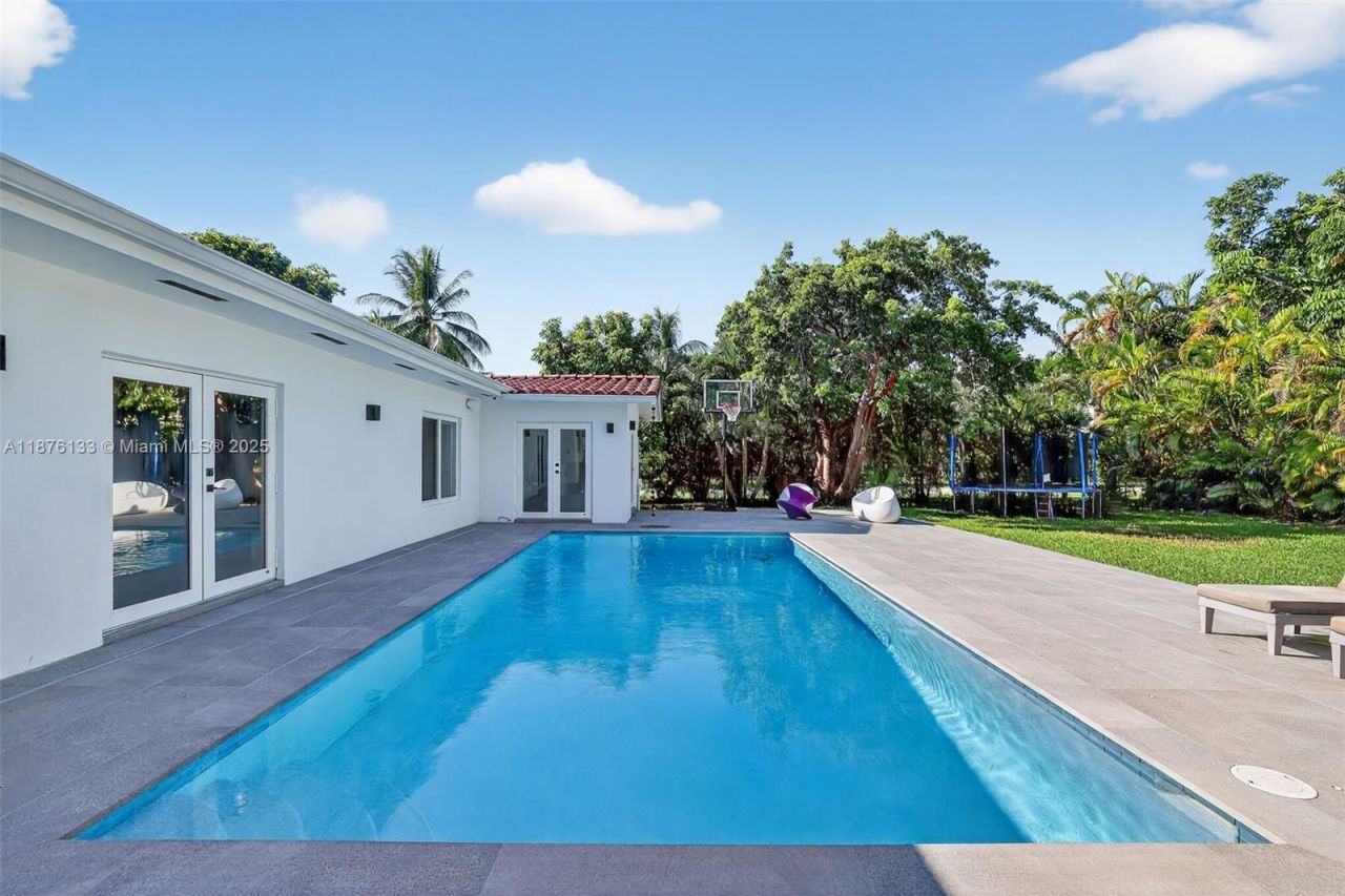 10740 SW 73rd Ct, Pinecrest, FL 33156 Photo