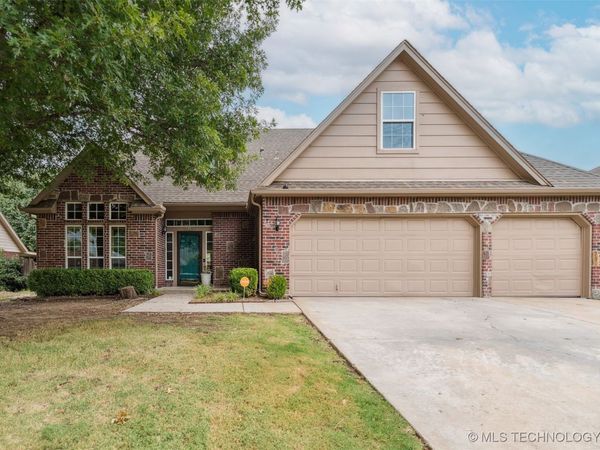 409 N Palm Avenue, Broken Arrow, OK 74012