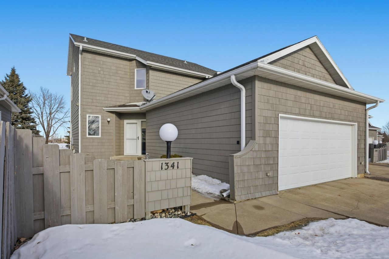 1341 E Rose Creek Parkway S, Unit 8, Fargo, ND 58104 Main Photo