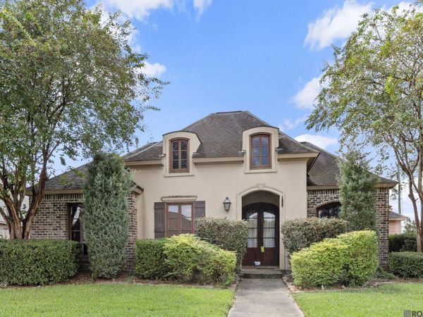 2058 Pointe South Dr, Zachary, LA 70791