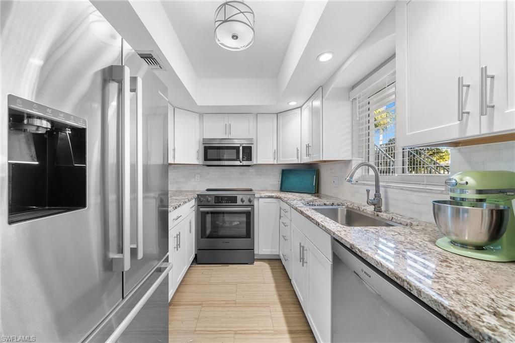 604 7th Ave S, Unit A-604, Naples, FL 34102 Photo