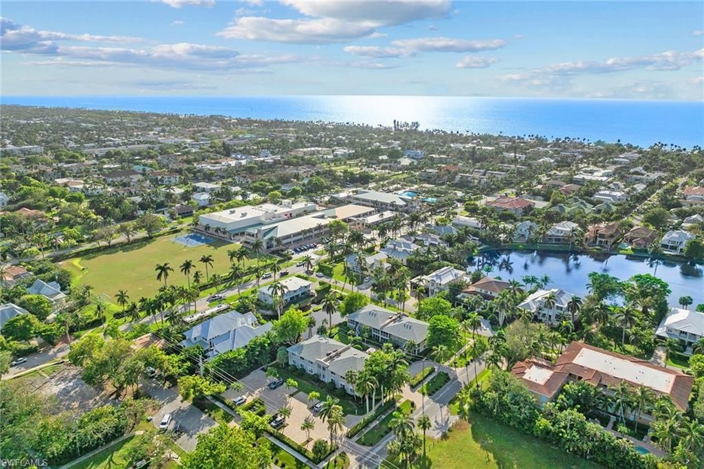 604 7th Ave S, Unit A-604, Naples, FL 34102 Photo