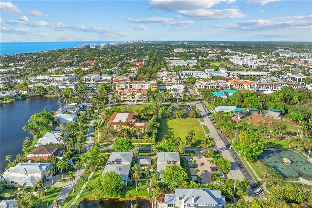 604 7th Ave S, Unit A-604, Naples, FL 34102 Photo