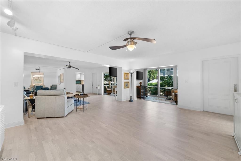 604 7th Ave S, Unit A-604, Naples, FL 34102 Photo