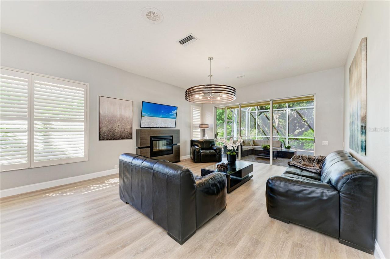 6622 Oakbrooke Circle, Bradenton, FL 34202 Photo