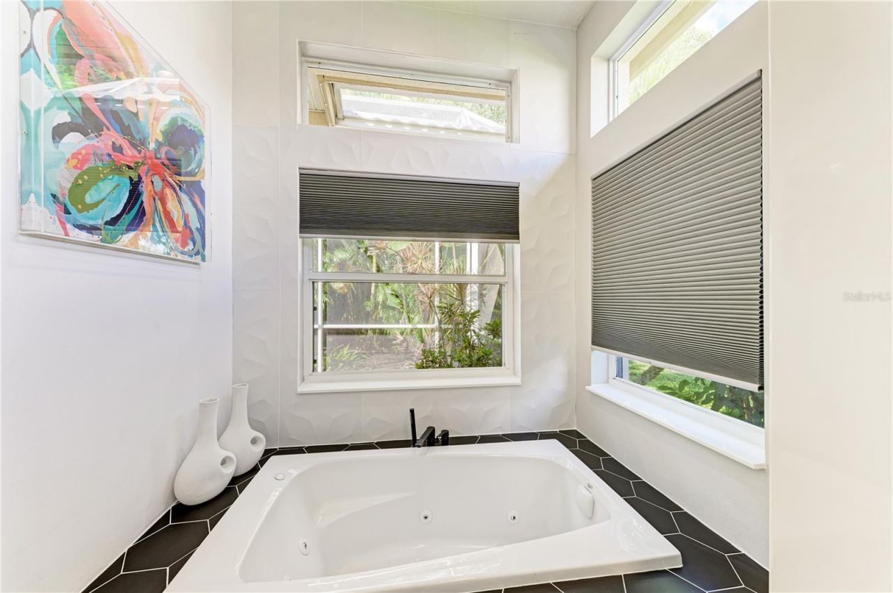 6622 Oakbrooke Circle, Bradenton, FL 34202 Photo