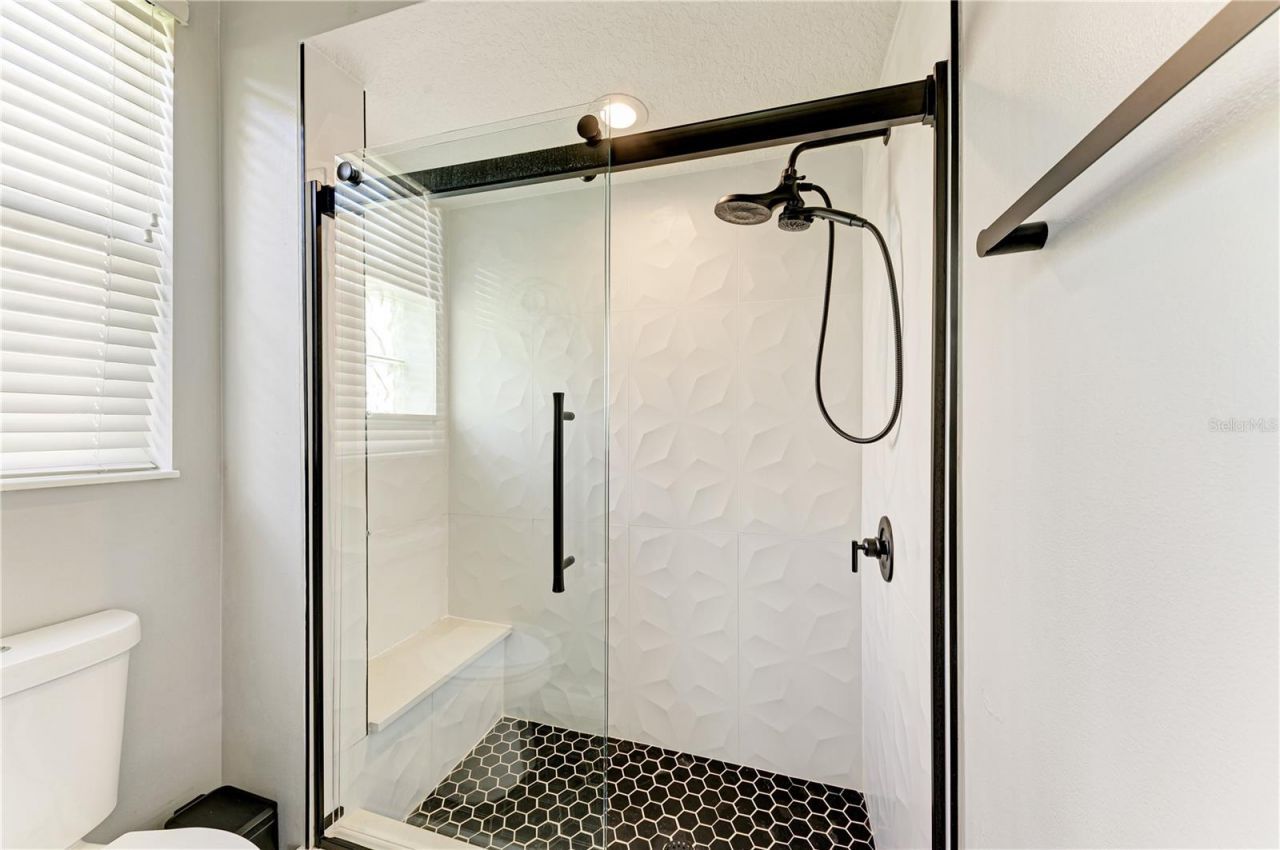 6622 Oakbrooke Circle, Bradenton, FL 34202 Photo