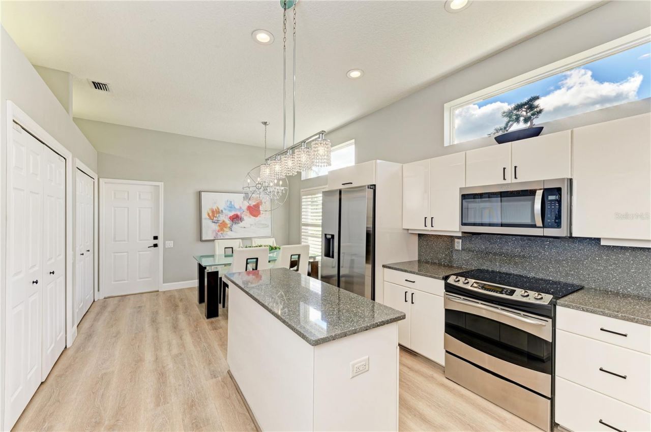 6622 Oakbrooke Circle, Bradenton, FL 34202 Photo