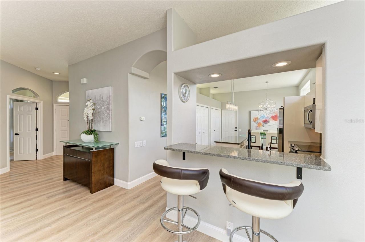 6622 Oakbrooke Circle, Bradenton, FL 34202 Photo