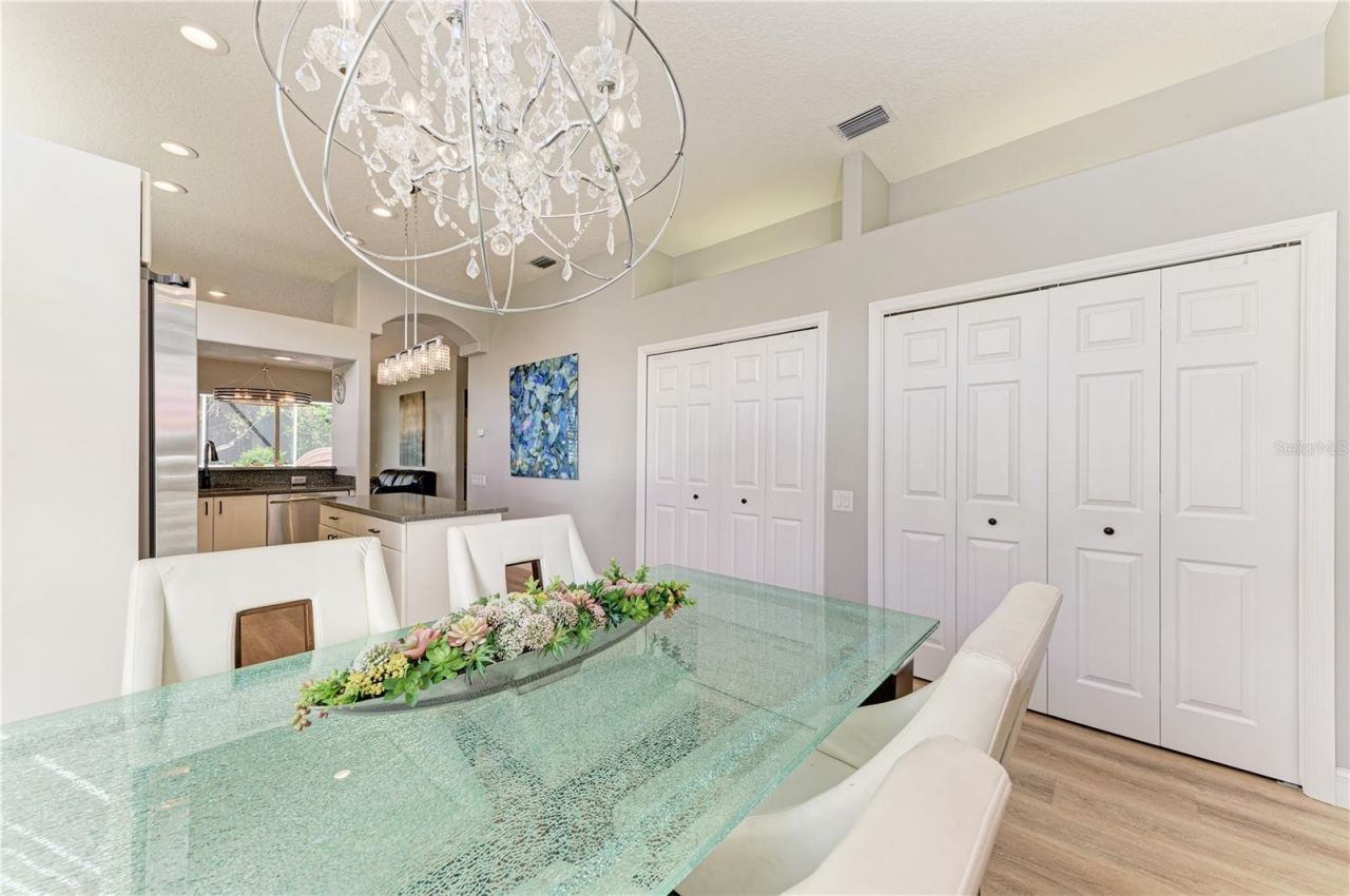 6622 Oakbrooke Circle, Bradenton, FL 34202 Photo