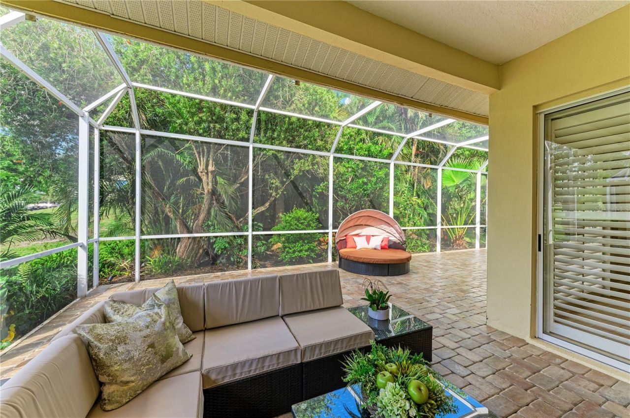 6622 Oakbrooke Circle, Bradenton, FL 34202 Photo