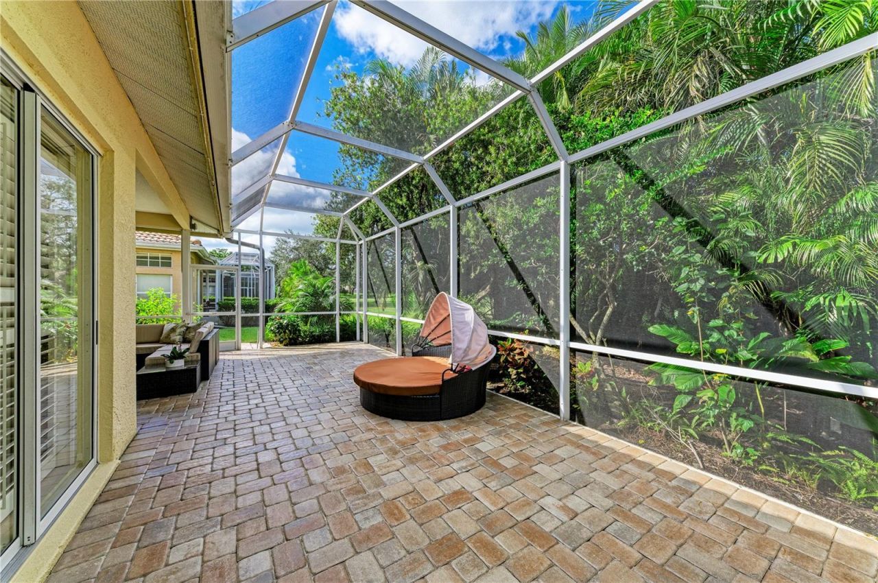 6622 Oakbrooke Circle, Bradenton, FL 34202 Photo