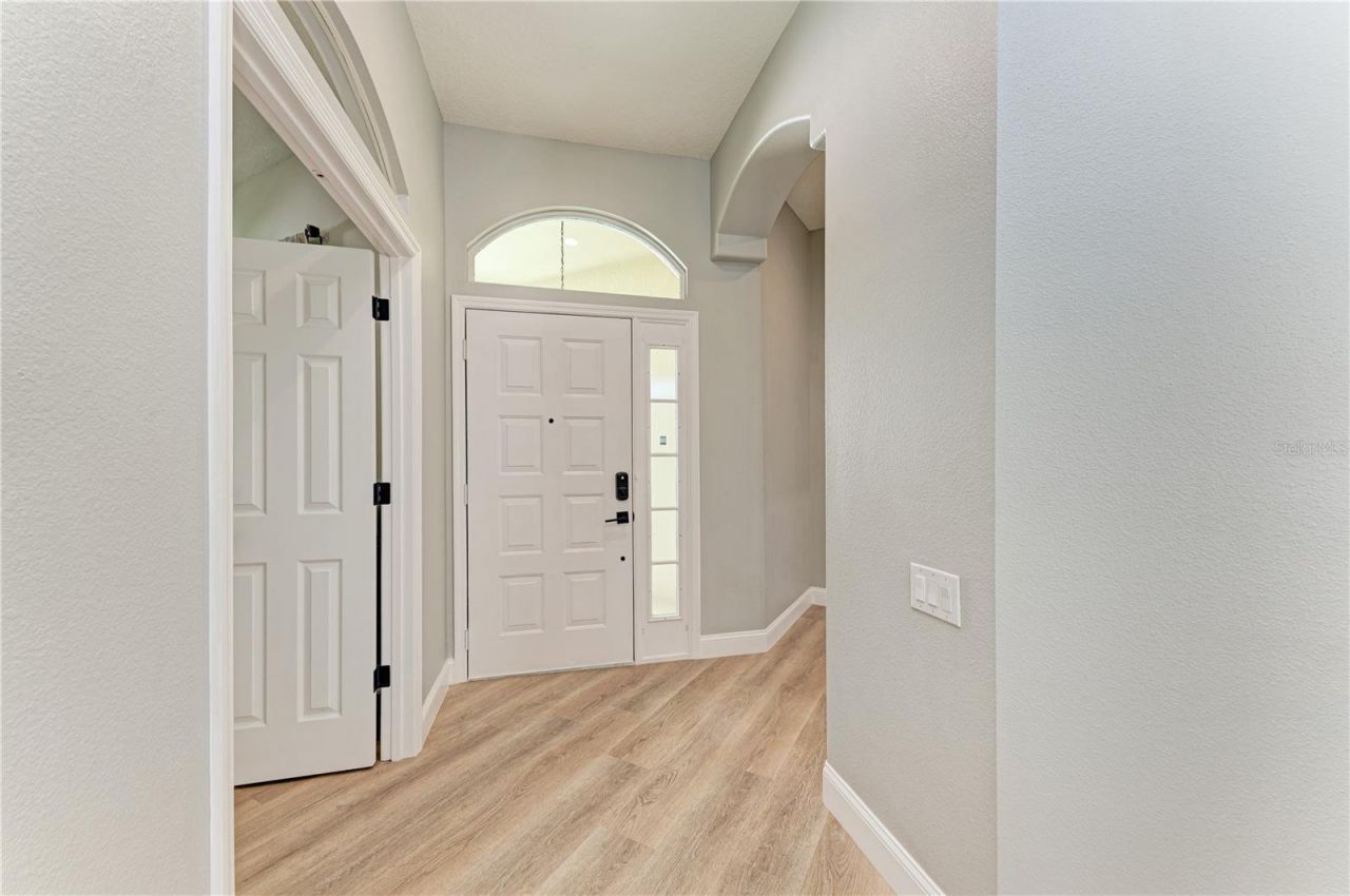 6622 Oakbrooke Circle, Bradenton, FL 34202 Photo
