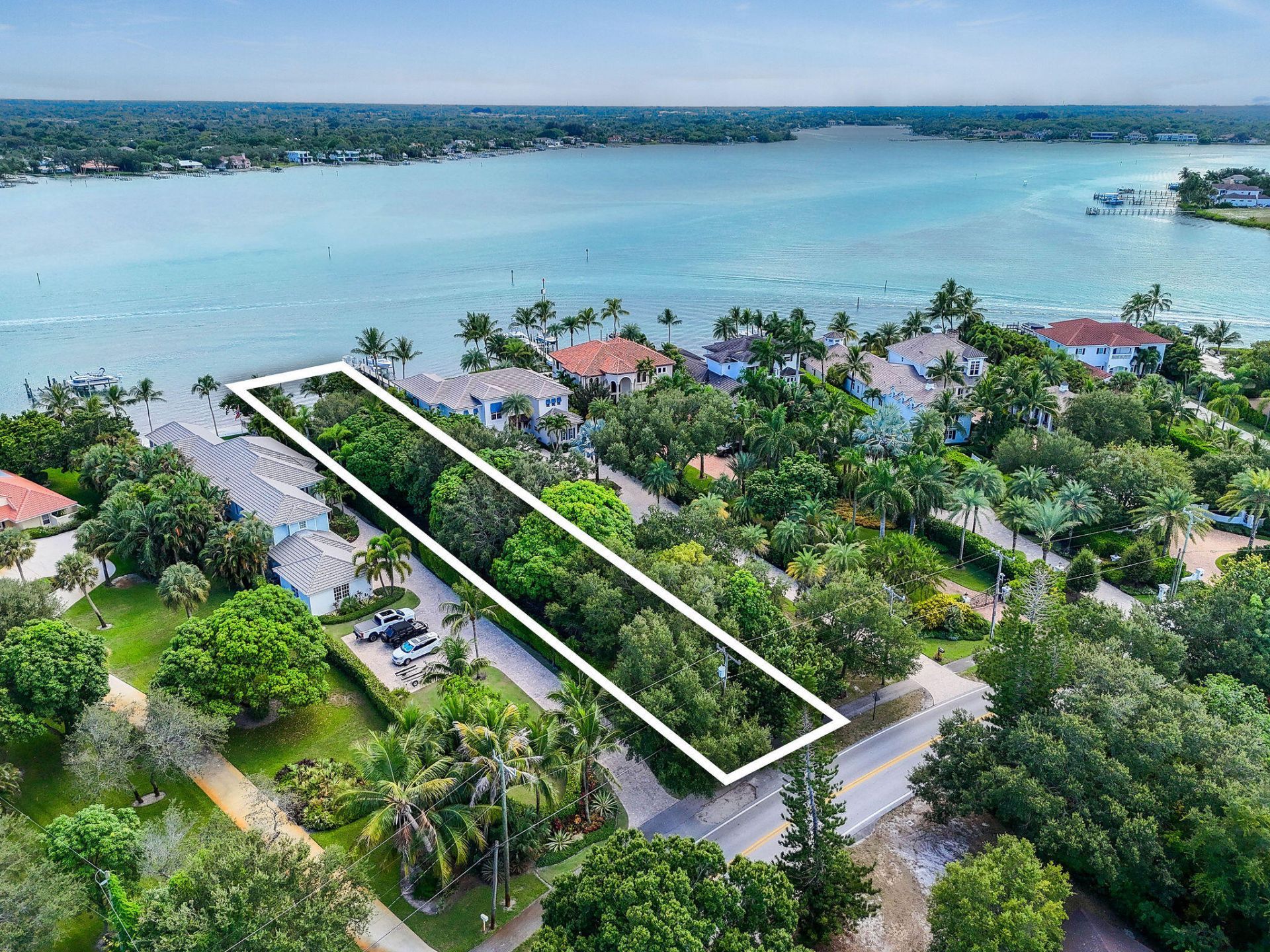 114 W Riverside Drive, Jupiter, FL 33469 Photo