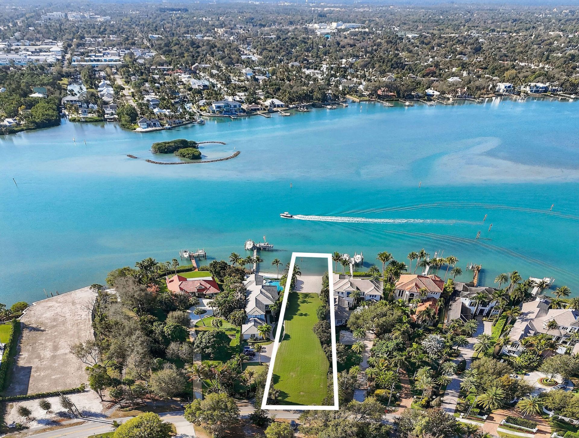 114 W Riverside Drive, Jupiter, FL 33469 Photo