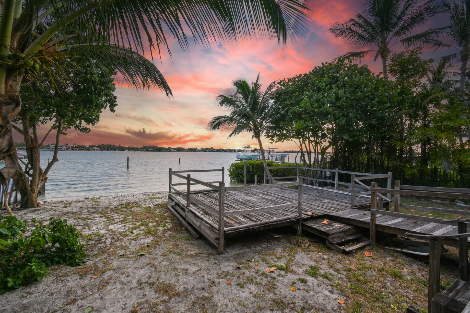 114 W Riverside Drive, Jupiter, FL 33469 Photo