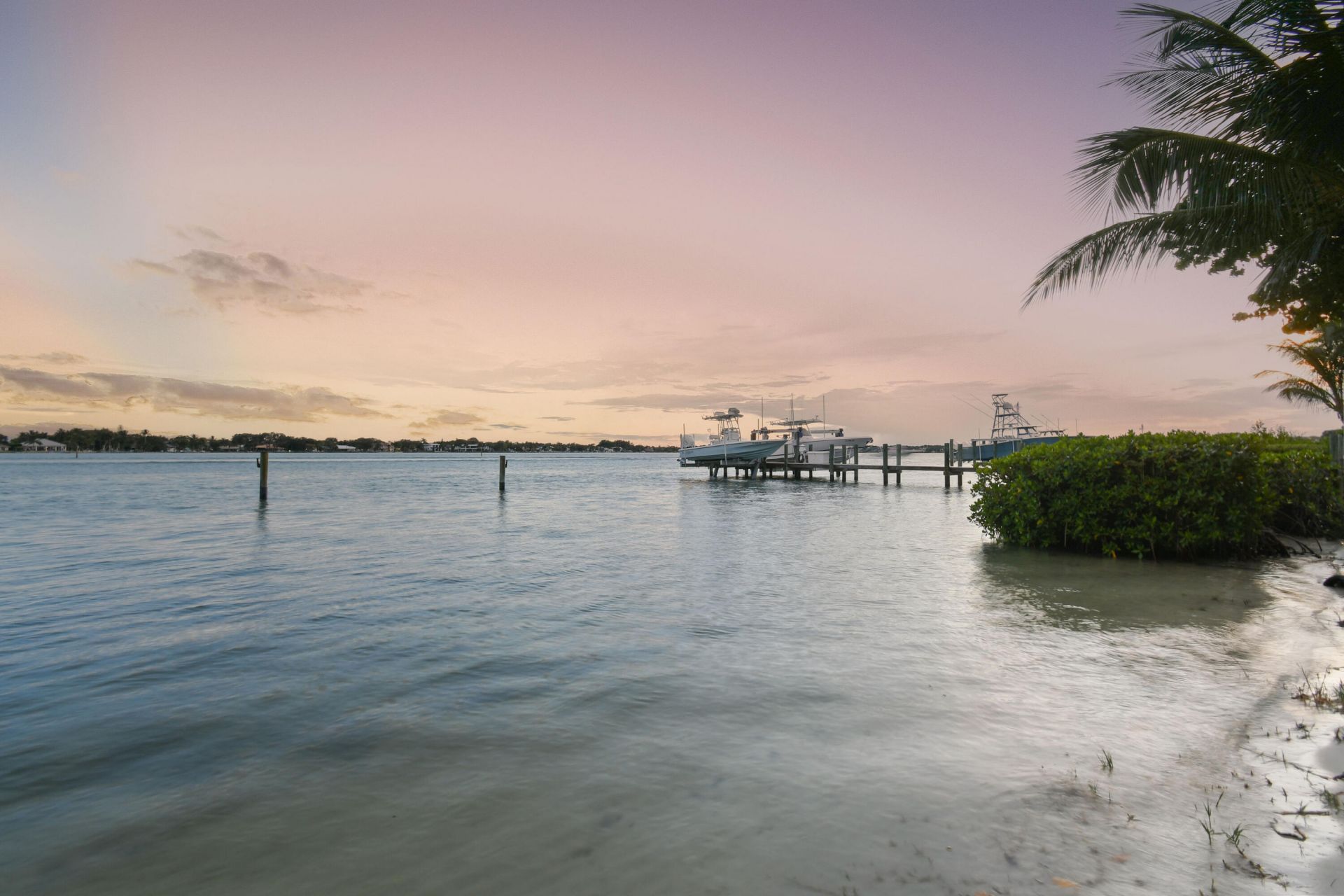 114 W Riverside Drive, Jupiter, FL 33469 Photo