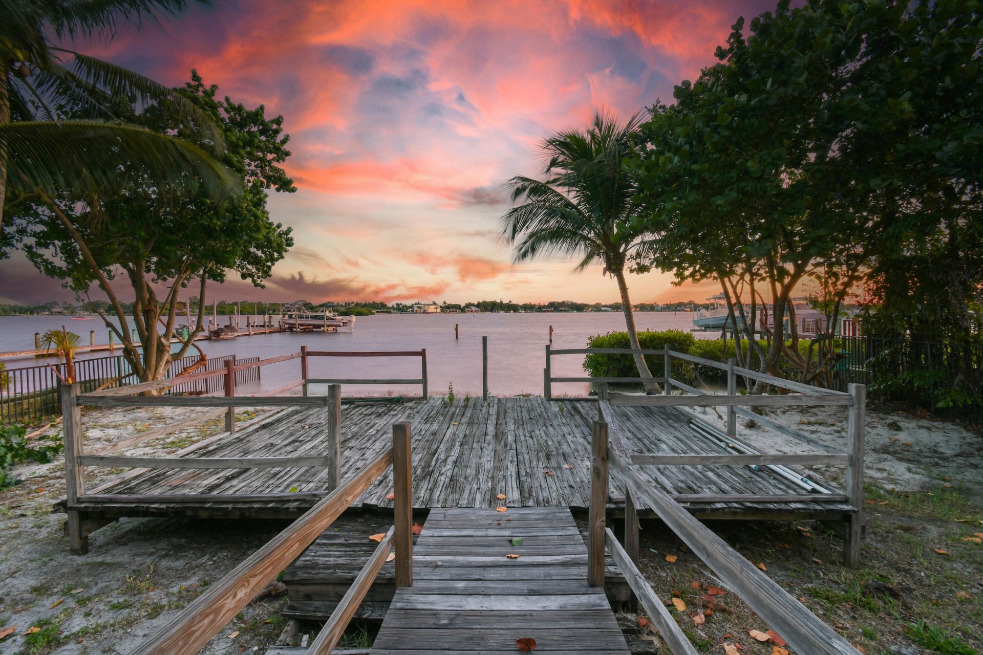 114 W Riverside Drive, Jupiter, FL 33469 Photo