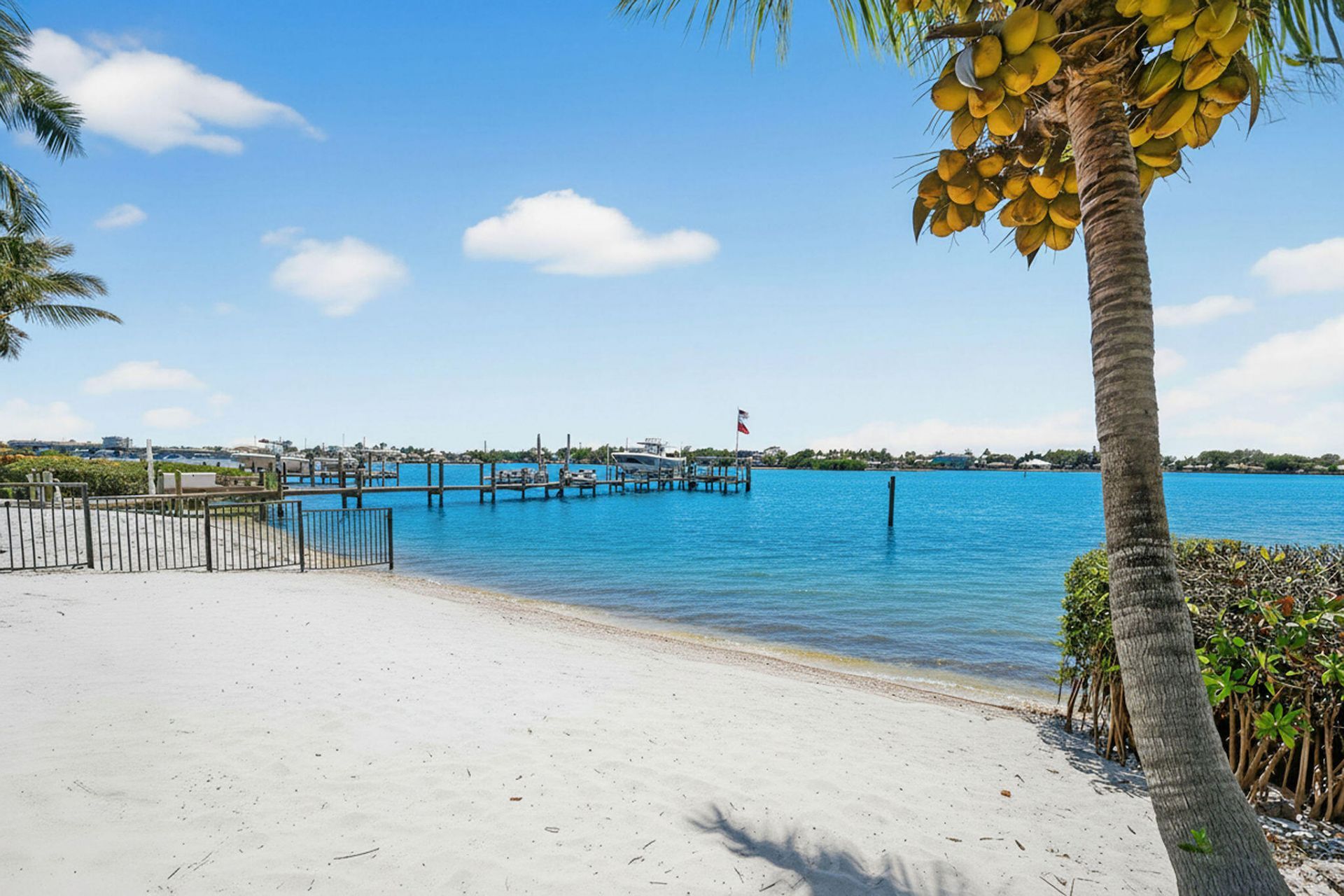 114 W Riverside Drive, Jupiter, FL 33469 Photo