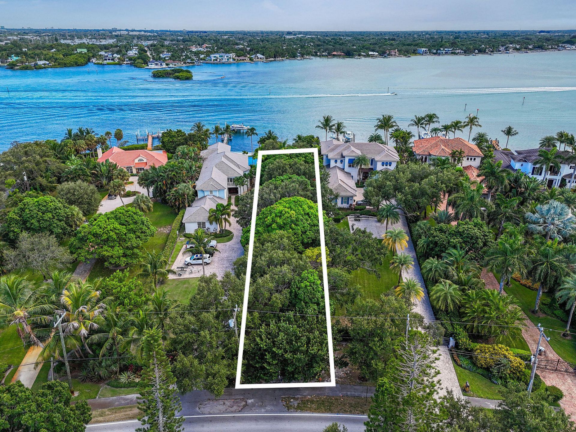 114 W Riverside Drive, Jupiter, FL 33469 Photo