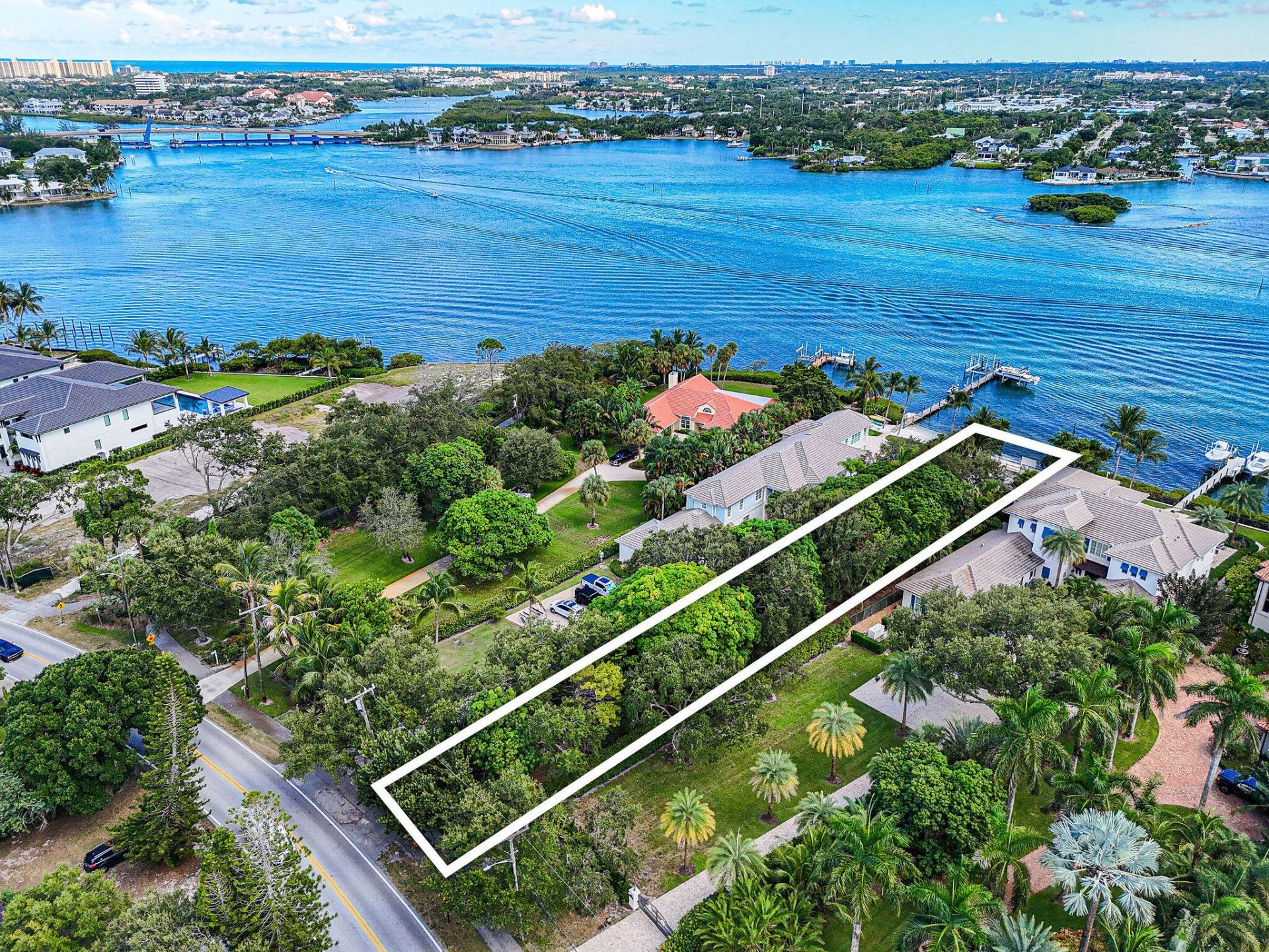 114 W Riverside Drive, Jupiter, FL 33469 Photo