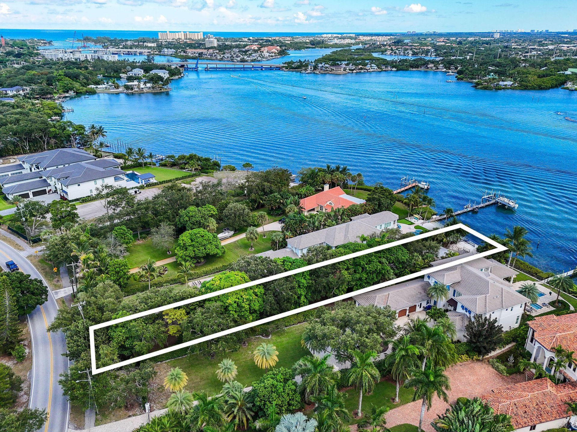 114 W Riverside Drive, Jupiter, FL 33469 Photo