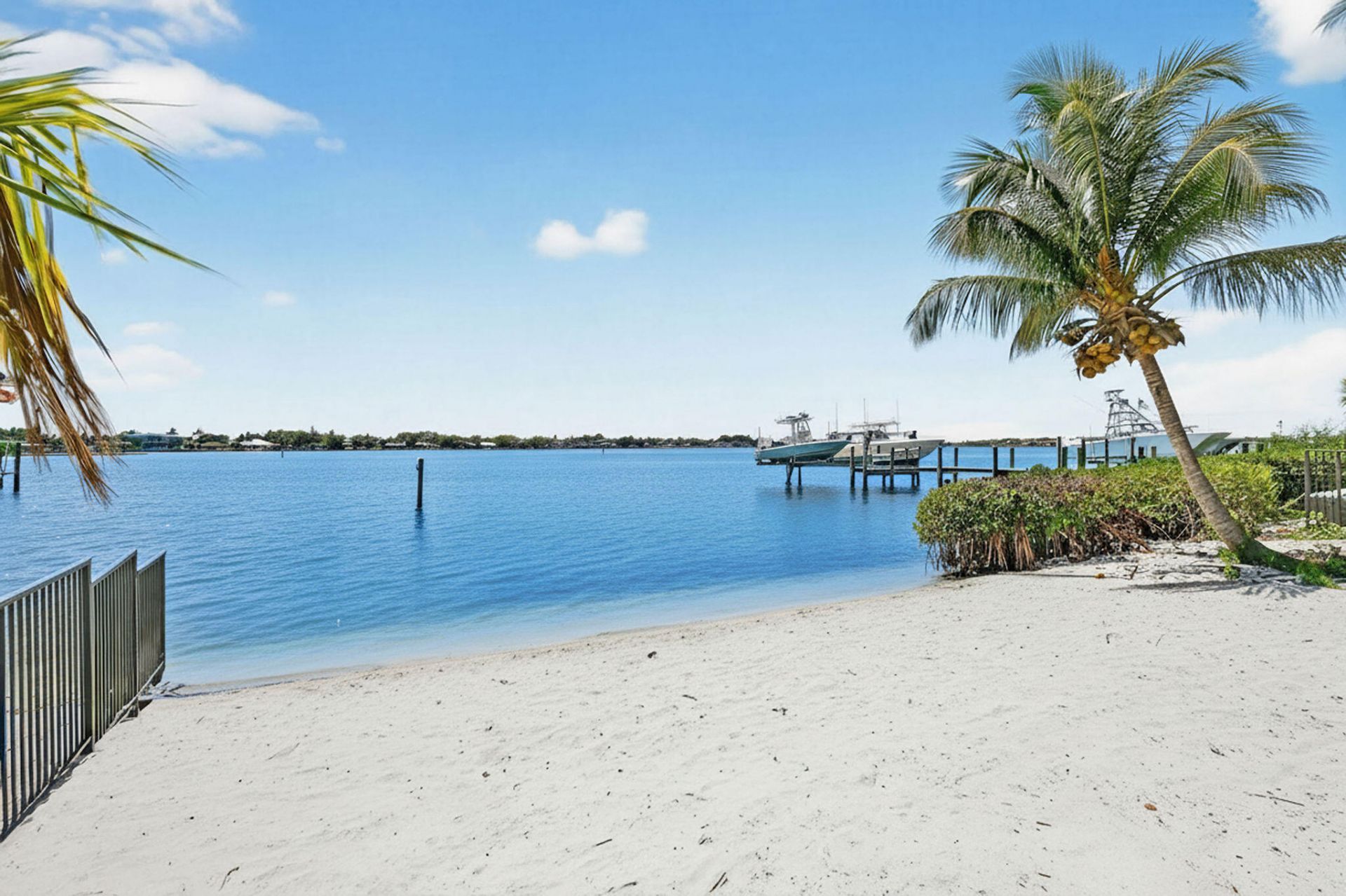 114 W Riverside Drive, Jupiter, FL 33469 Photo