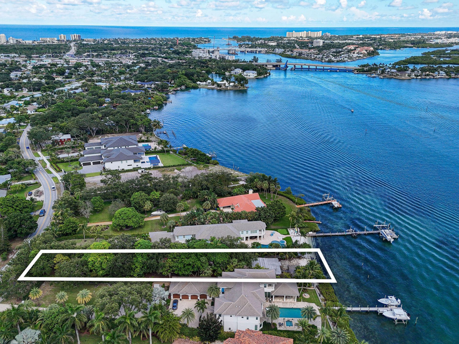 114 W Riverside Drive, Jupiter, FL 33469 Photo