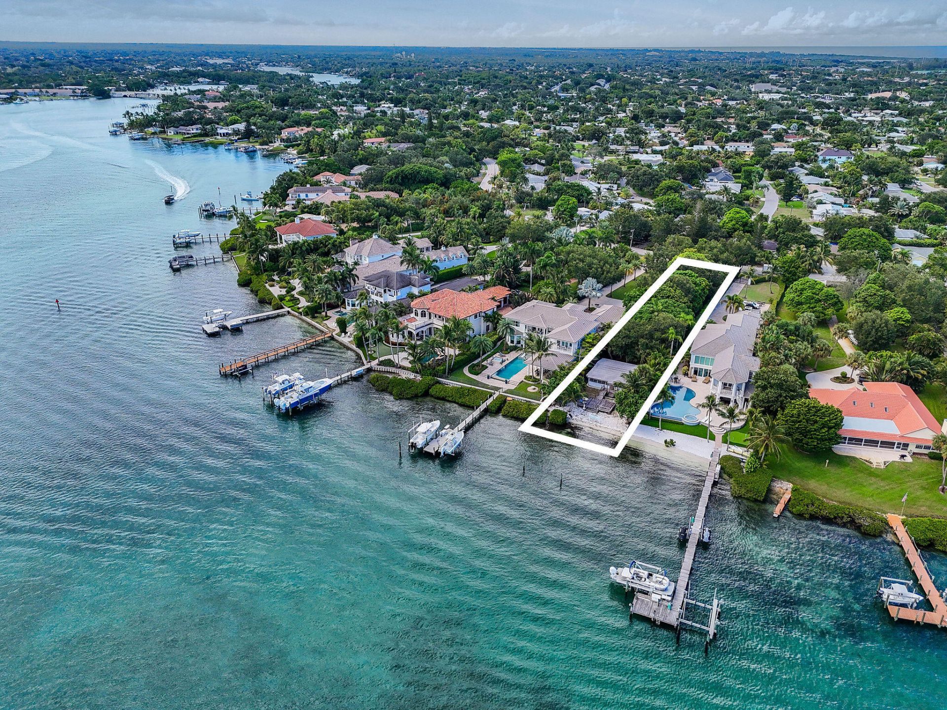 114 W Riverside Drive, Jupiter, FL 33469 Photo