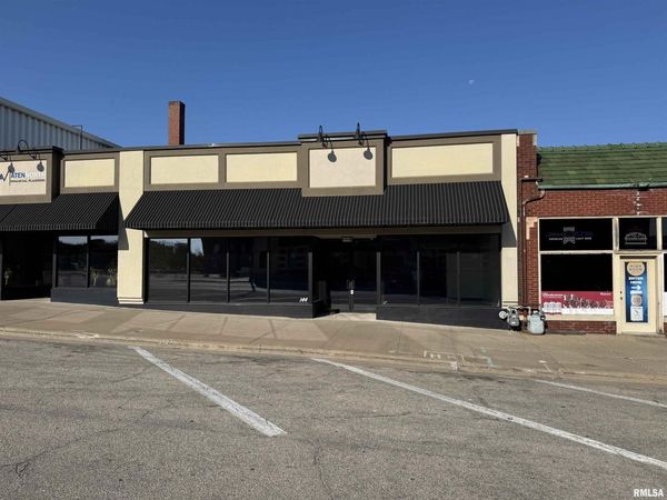 144 N BROAD Street, Galesburg, IL 61401