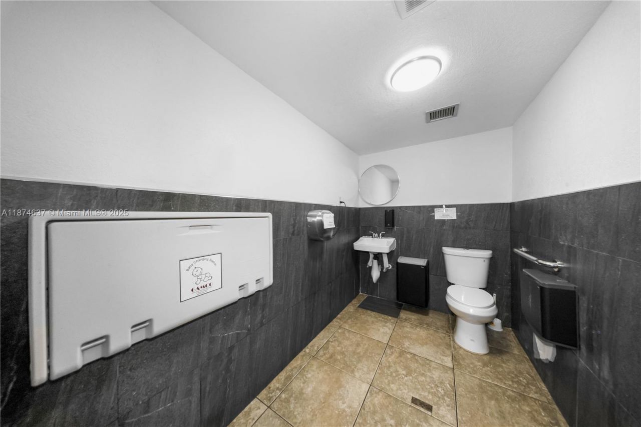 9606 SW 72nd St, Miami, FL 33173 Photo