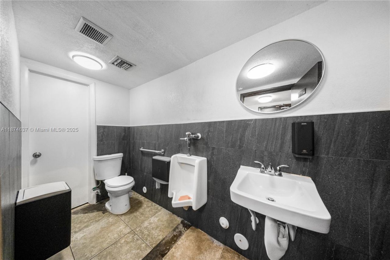 9606 SW 72nd St, Miami, FL 33173 Photo