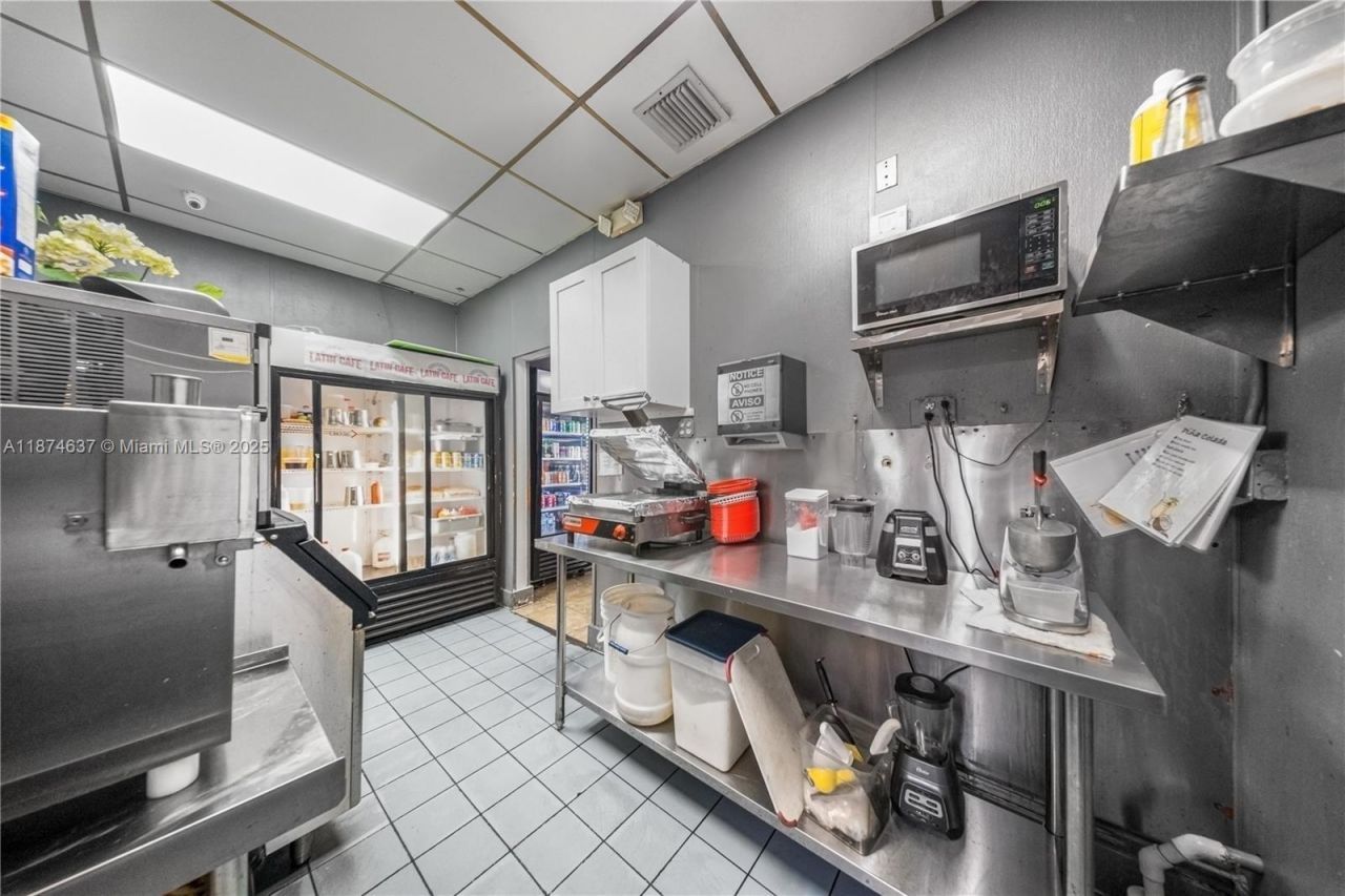 9606 SW 72nd St, Miami, FL 33173 Photo