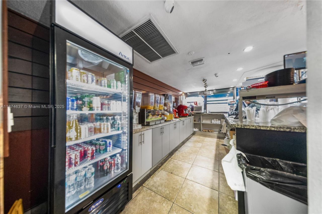 9606 SW 72nd St, Miami, FL 33173 Photo