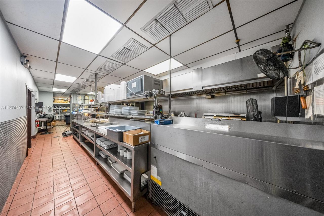 9606 SW 72nd St, Miami, FL 33173 Photo