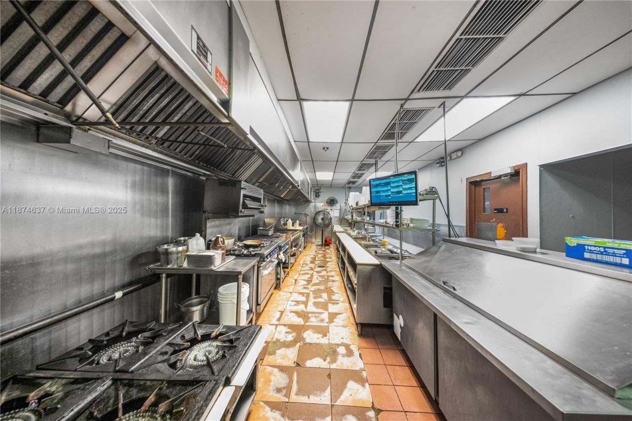 9606 SW 72nd St, Miami, FL 33173 Photo