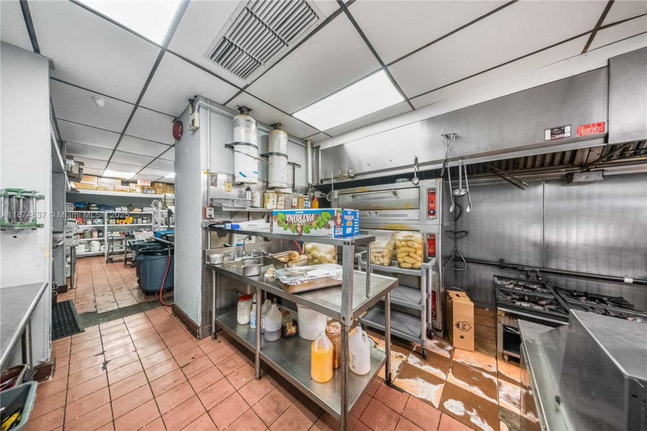 9606 SW 72nd St, Miami, FL 33173 Photo