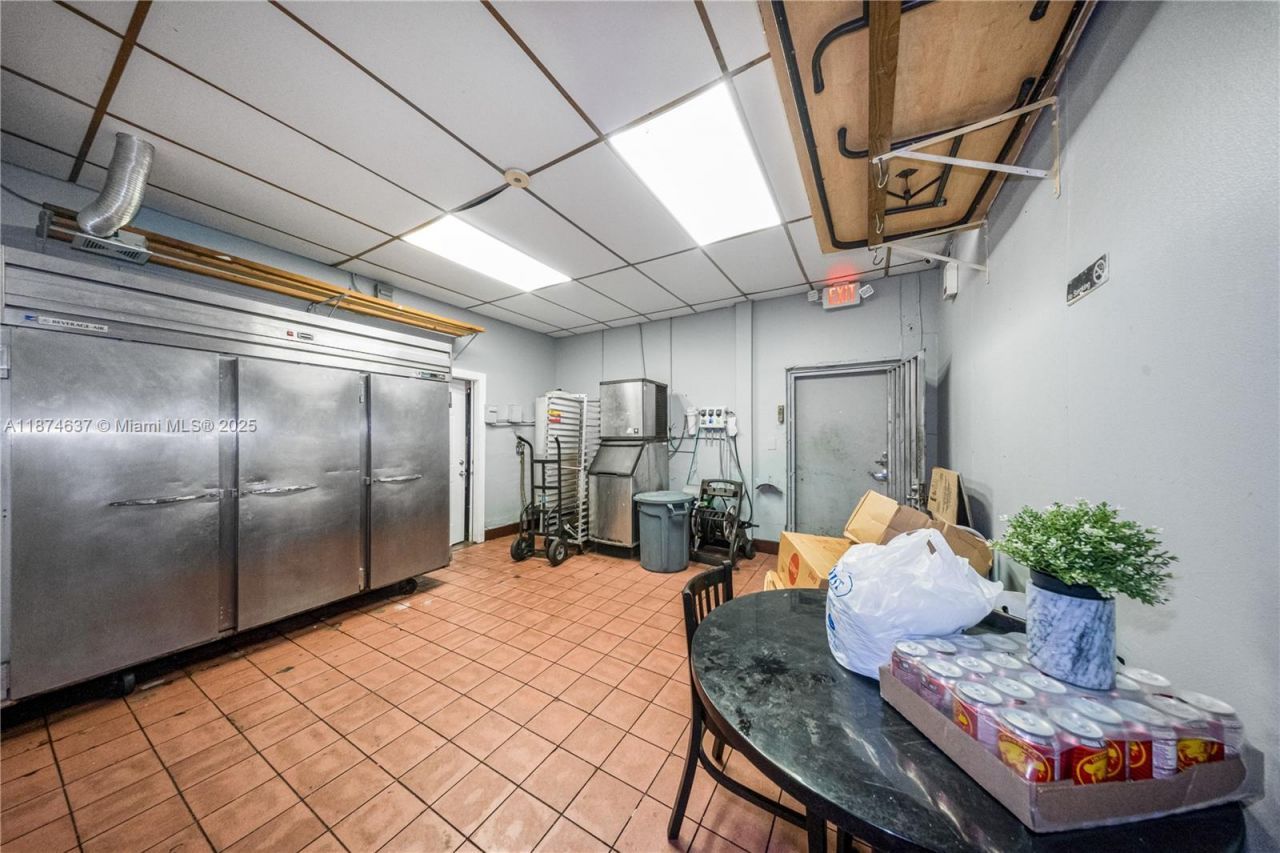 9606 SW 72nd St, Miami, FL 33173 Photo