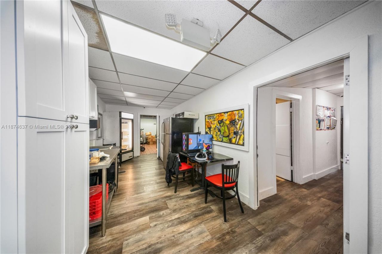 9606 SW 72nd St, Miami, FL 33173 Photo