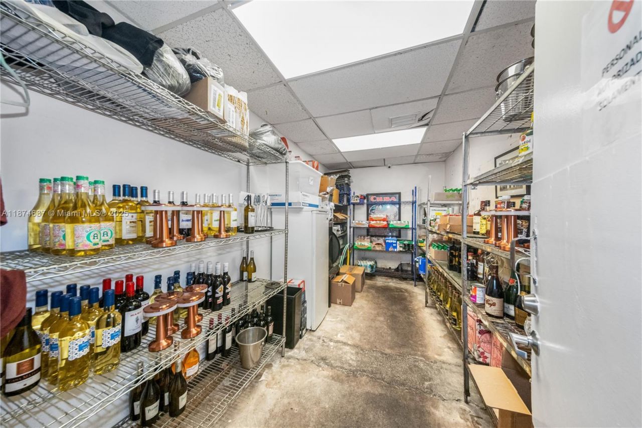 9606 SW 72nd St, Miami, FL 33173 Photo