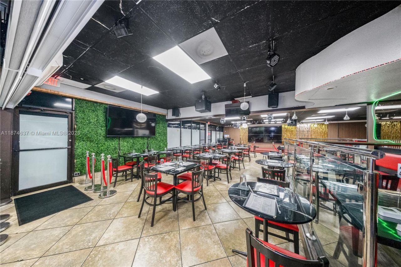 9606 SW 72nd St, Miami, FL 33173 Photo