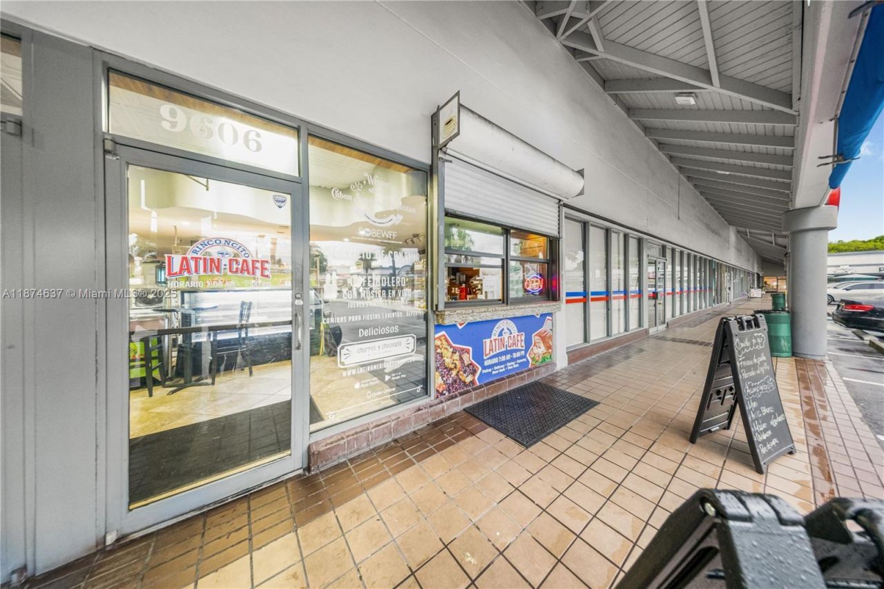 9606 SW 72nd St, Miami, FL 33173 Photo