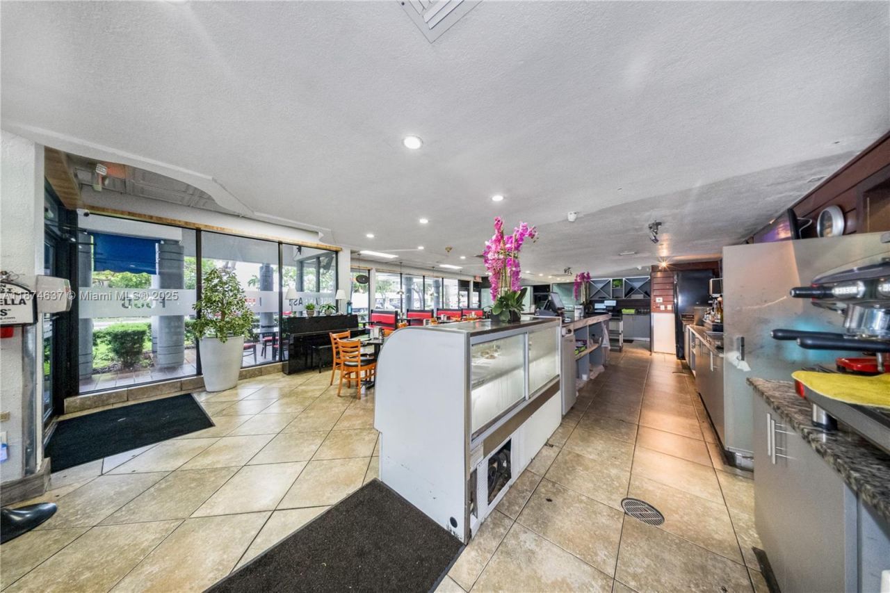 9606 SW 72nd St, Miami, FL 33173 Photo