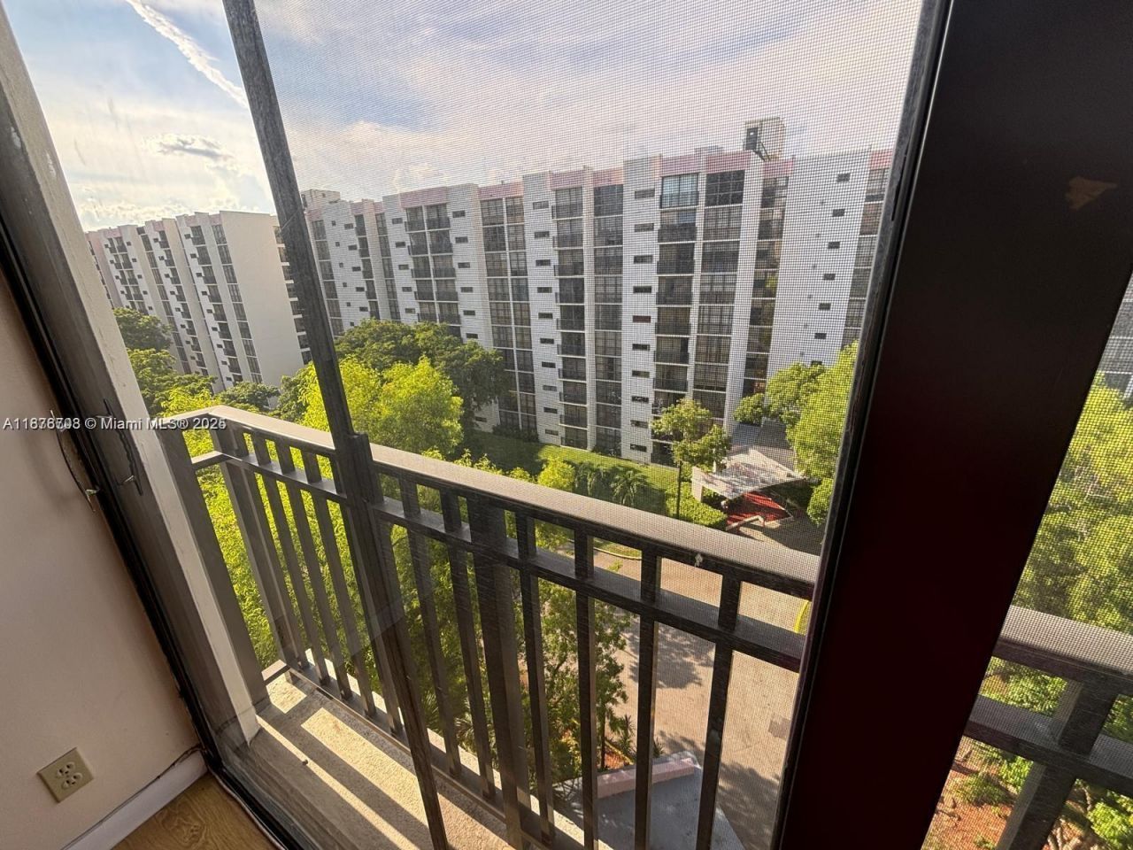 17011 N Bay Rd, Unit 805, Sunny Isles Beach, FL 33160 Photo