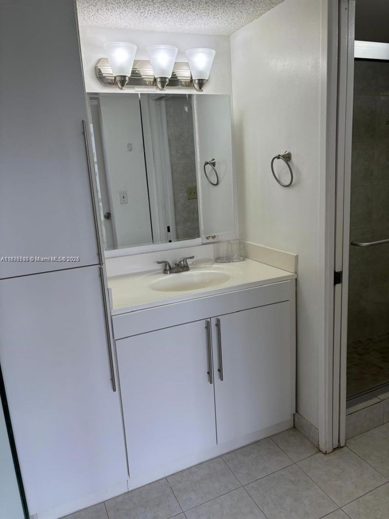 17011 N Bay Rd, Unit 805, Sunny Isles Beach, FL 33160 Photo