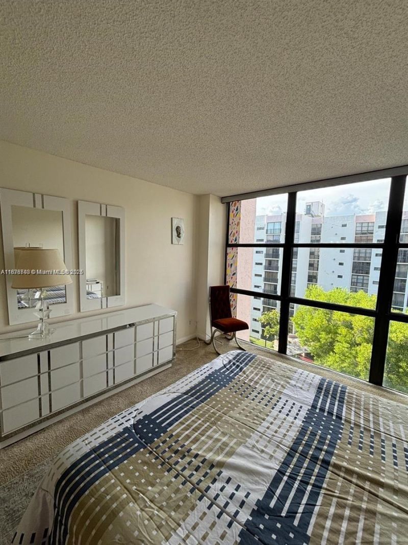 17011 N Bay Rd, Unit 805, Sunny Isles Beach, FL 33160 Photo