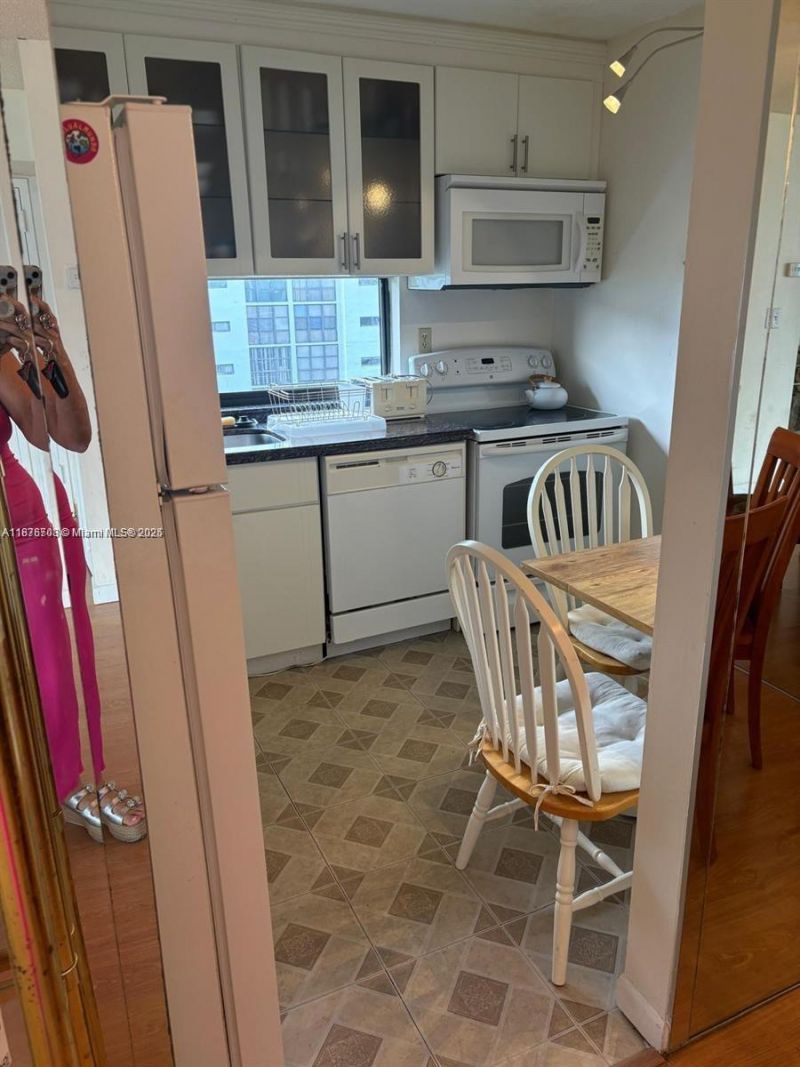 17011 N Bay Rd, Unit 805, Sunny Isles Beach, FL 33160 Photo