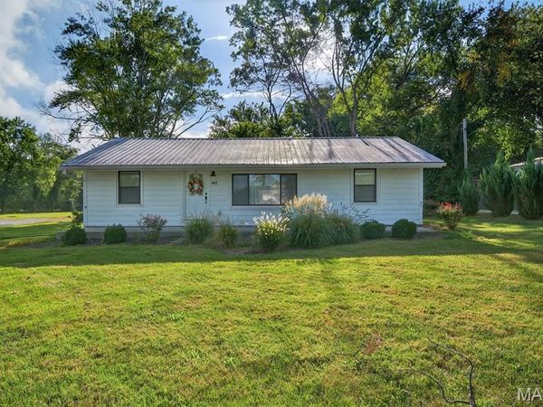 140 N Ethlyn Road, Winfield, MO 63389