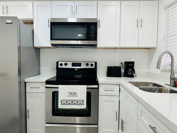 2871 E Sunrise Lakes Drive, Unit 101, Sunrise, FL 33322